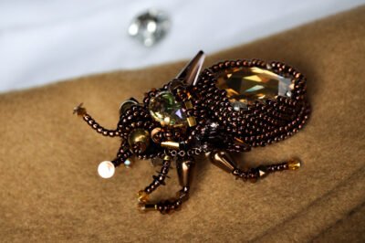 rankų darbo sagės, kaip nešioti seges, kur segti sages?